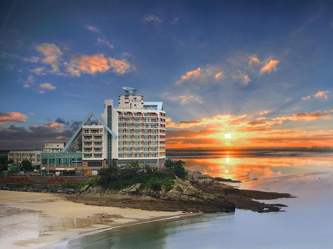 Mohang Haenaru Family Hotel Buan Bagian luar foto