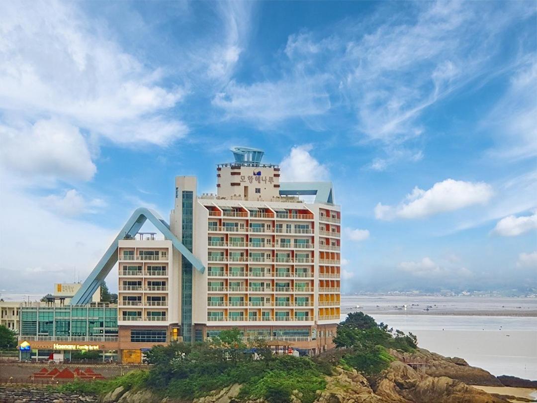 Mohang Haenaru Family Hotel Buan Bagian luar foto