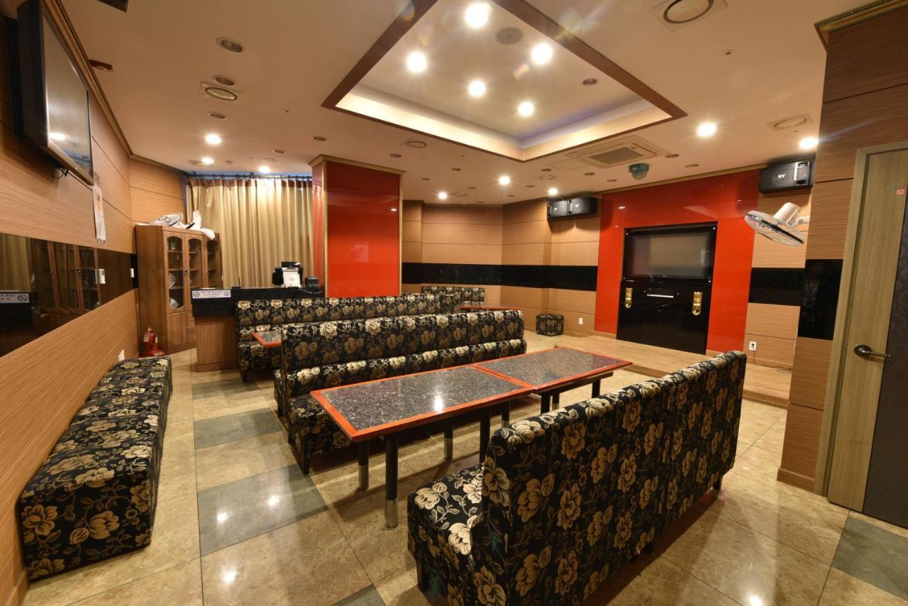 Mohang Haenaru Family Hotel Buan Bagian luar foto