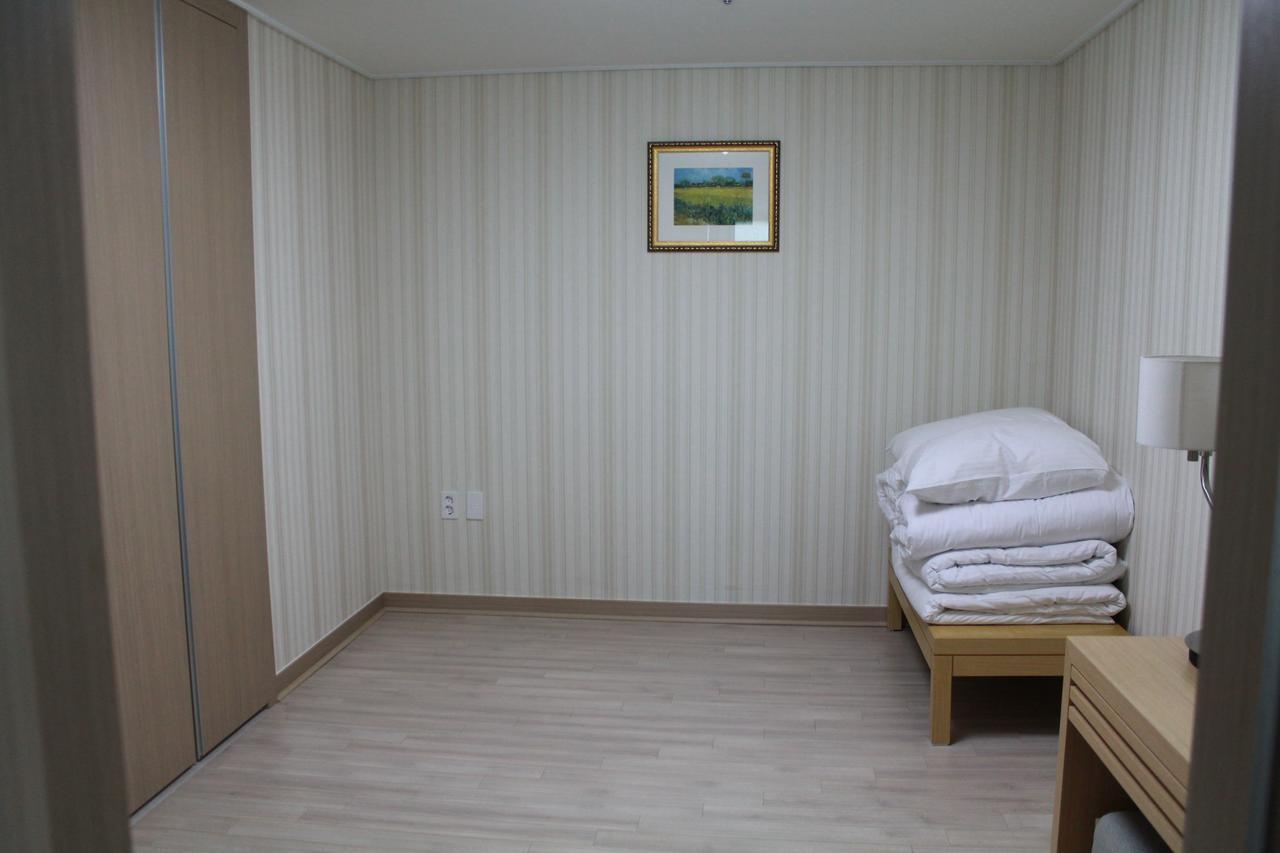 Mohang Haenaru Family Hotel Buan Bagian luar foto