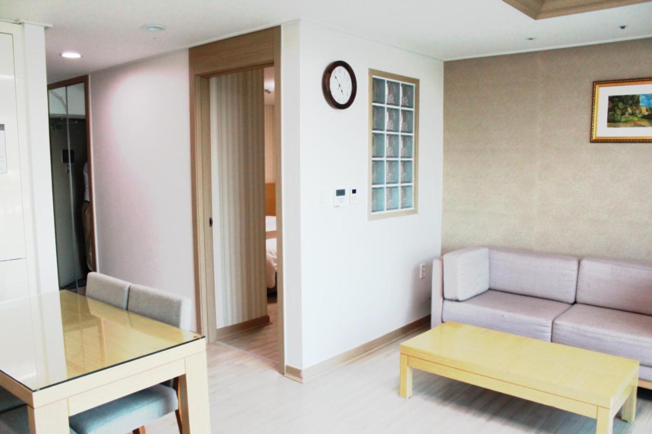 Mohang Haenaru Family Hotel Buan Bagian luar foto