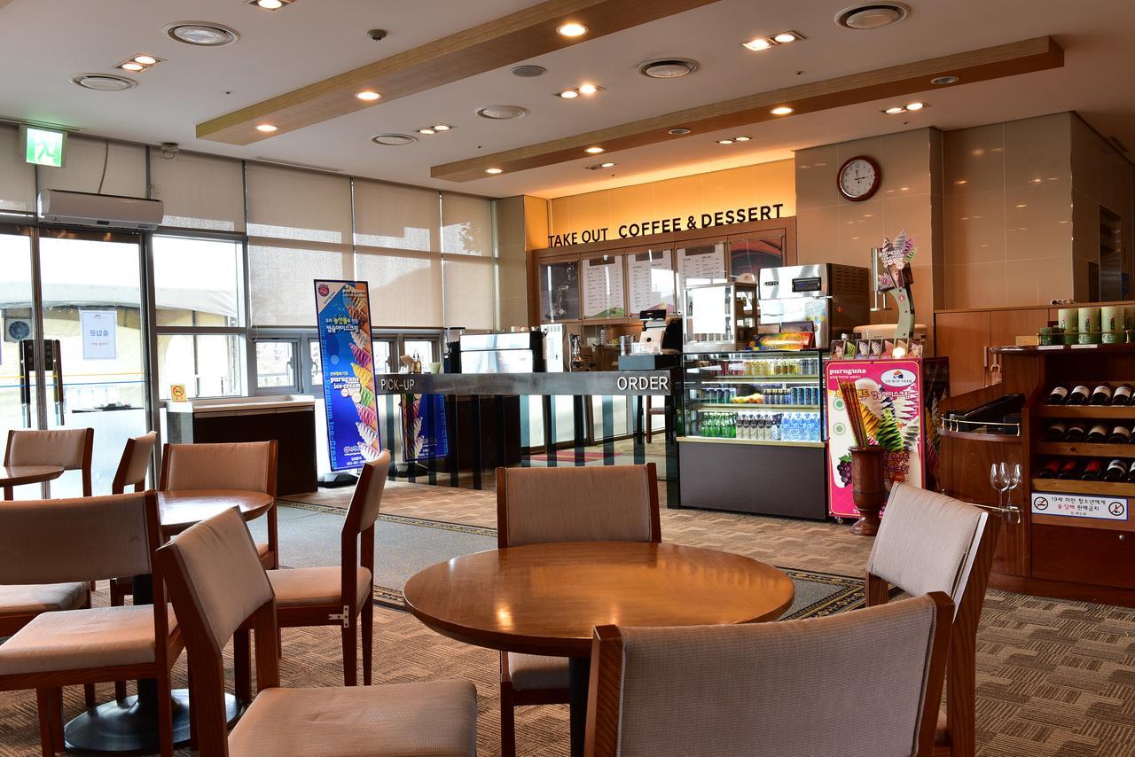 Mohang Haenaru Family Hotel Buan Bagian luar foto